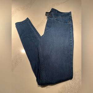 Fabulous Hue jeggings. Size small.
